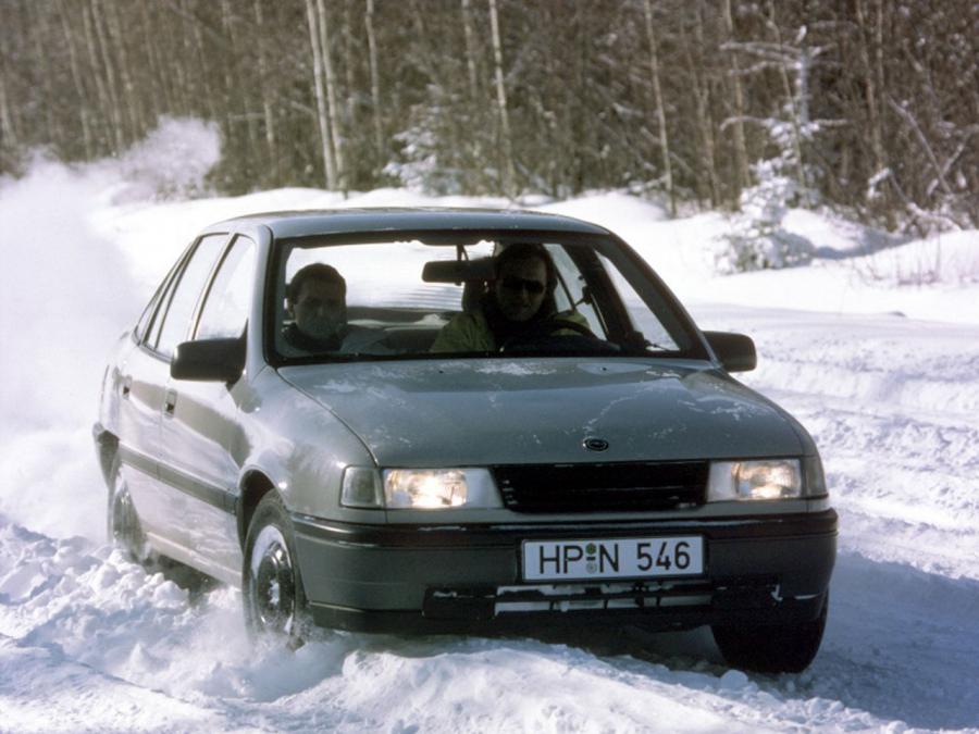  Opel Vectra Sedan 1988 года  (фото 29 из 29)